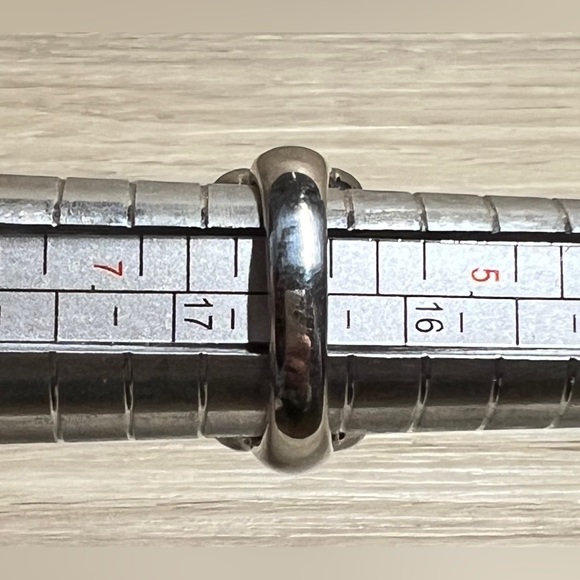 Designer Sterling Silver Bold Amethyst Cabochon Swirl Cocktail Ring, Size 6 - Picture 11 of 11